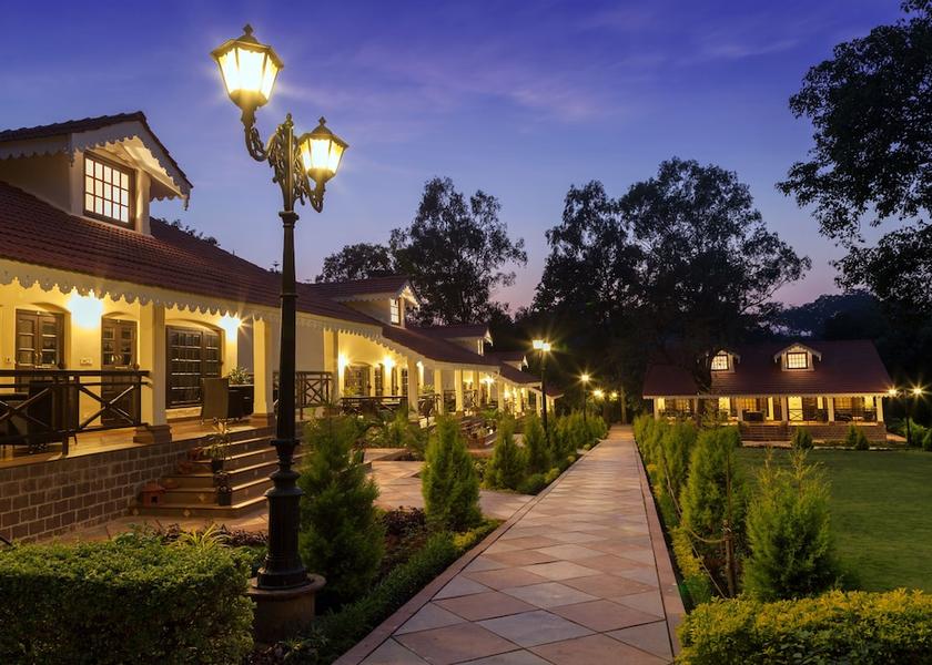 Madhya Pradesh Pachmarhi Garden view