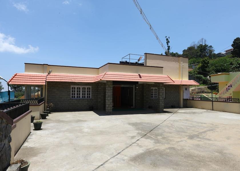 Tamil Nadu Kodaikanal Front of property