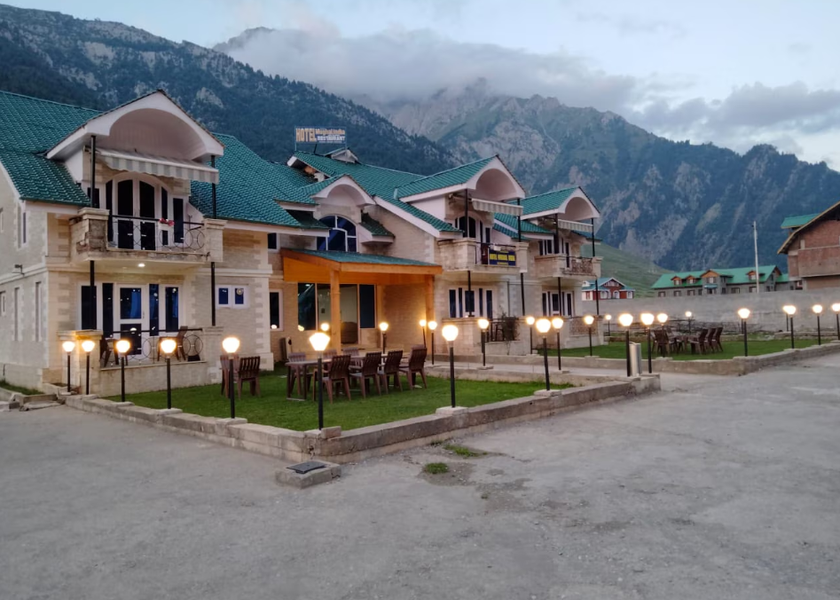 Jammu and Kashmir Sonamarg Hotel Exterior