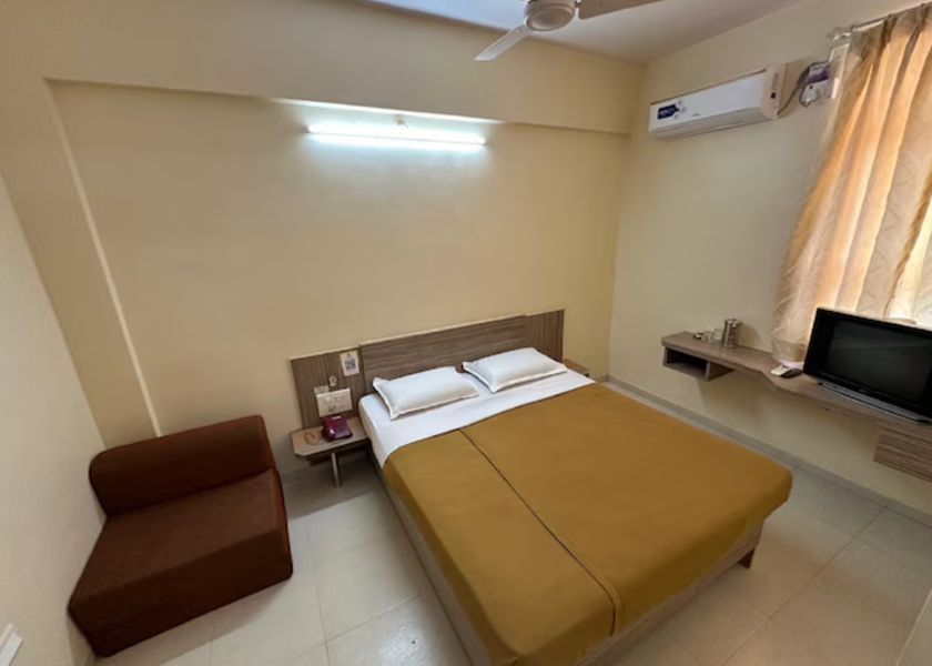 Maharashtra Ratnagiri Deluxe Room Ac