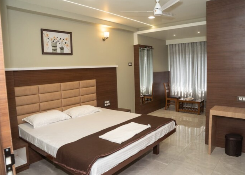 Maharashtra Sangole Deluxe Room AC