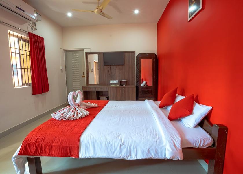 Pondicherry Pondicherry Conventional AC Room