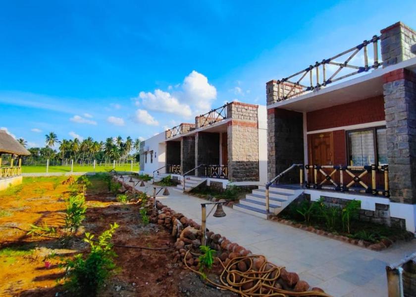 Karnataka Hampi Hotel Exterior