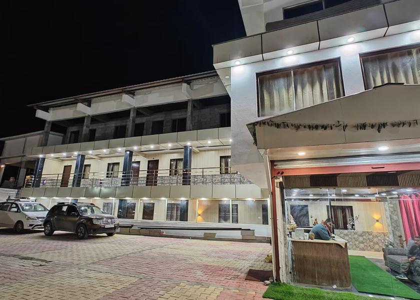 Uttarakhand Badrinath Hotel Exterior