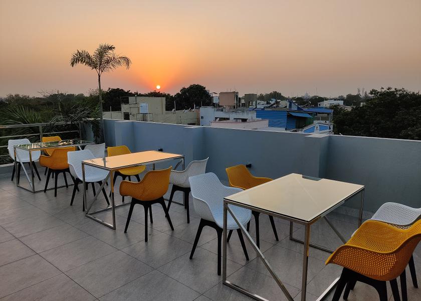 Madhya Pradesh Indore Food & Dining