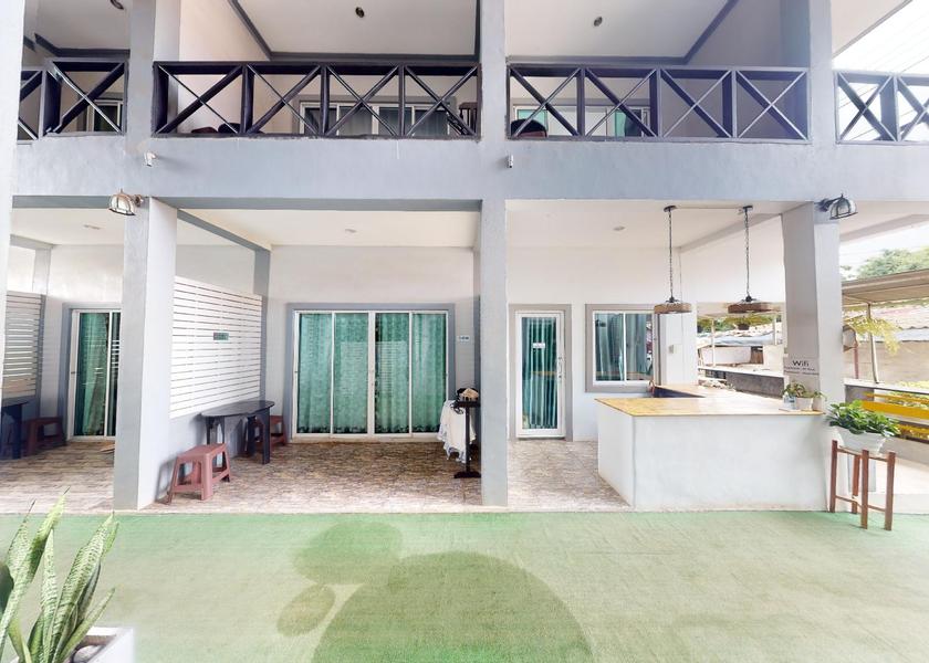 Chonburi Province Koh Lan public areas
