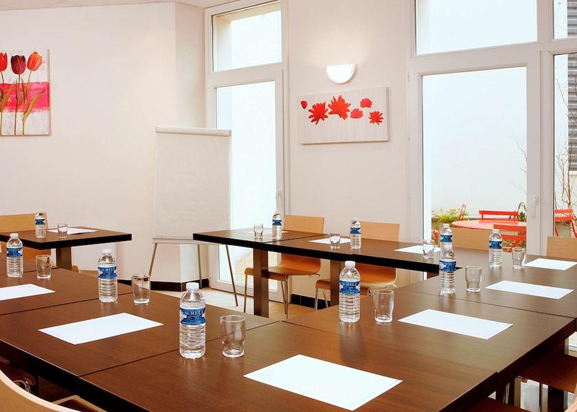 Île-de-France Ivry-sur-Seine Meeting facility