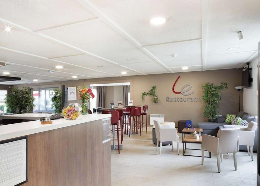 Île-de-France Morangis Reception