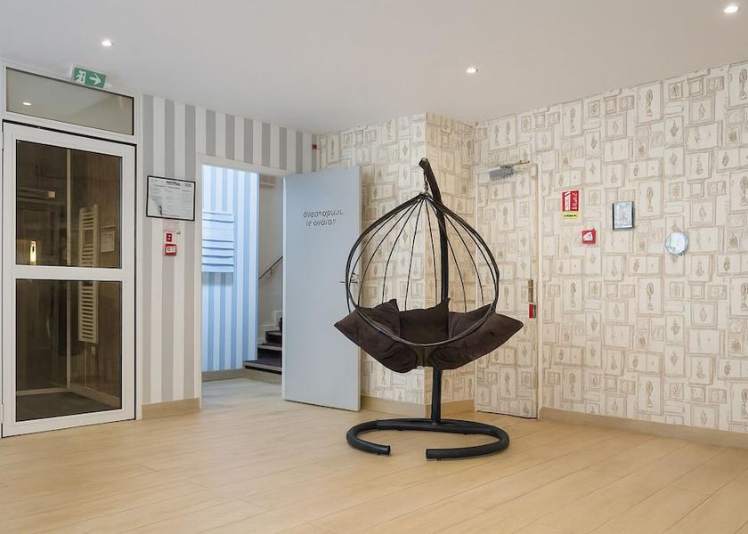 Île-de-France Montrouge Reception