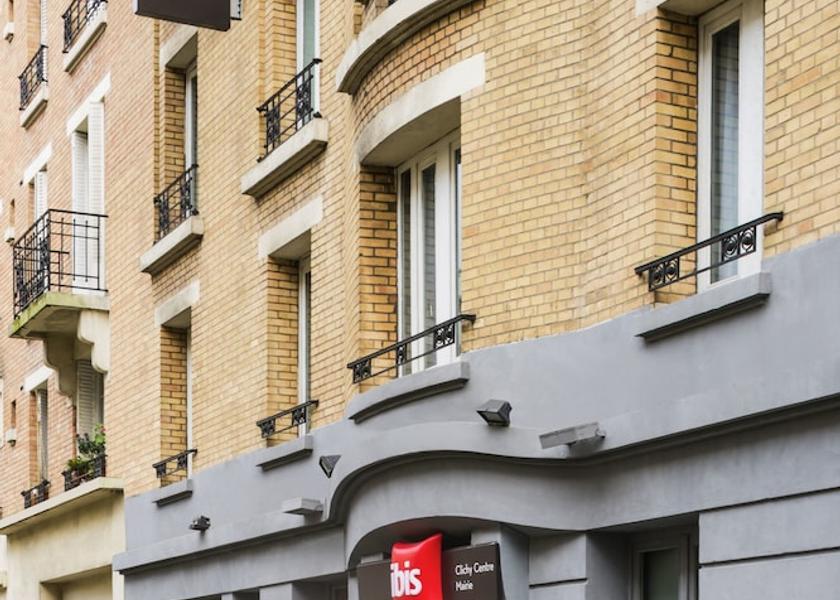 Île-de-France Clichy Front of property