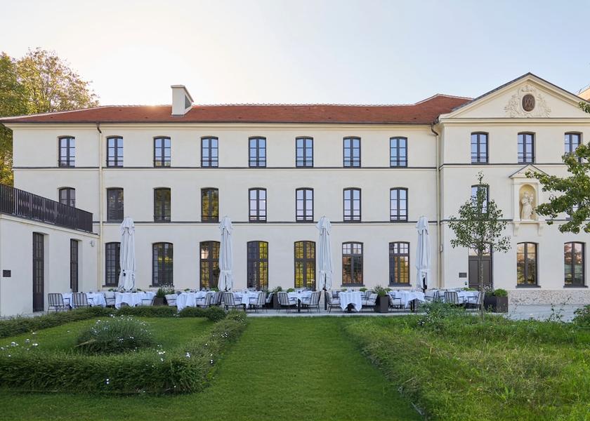 Île-de-France Issy-les-Moulineaux Front of property