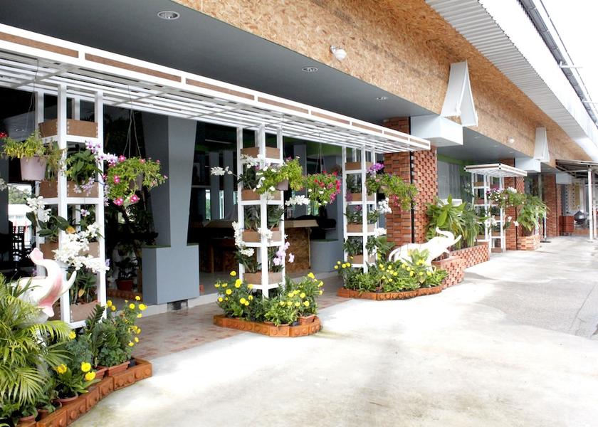 Phuket Province Choeng Thale Restaurant