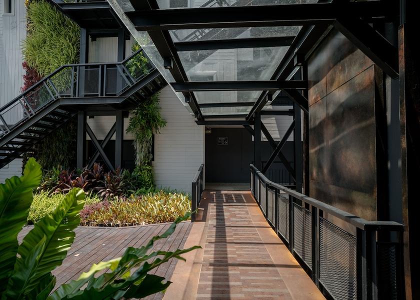 Phuket Province Wichit Courtyard