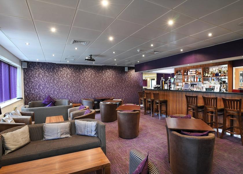England Uxbridge Bar (on property)
