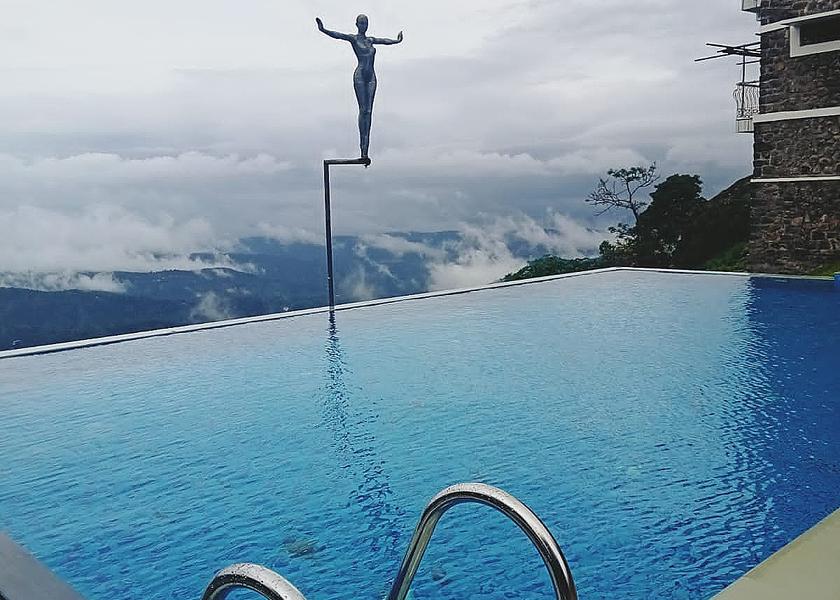 Kerala Munnar Pool