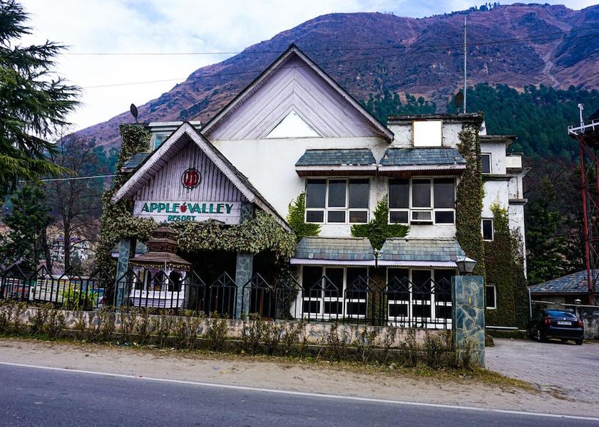 Himachal Pradesh Kullu Front of property