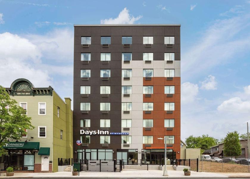 New York Staten Island Exterior