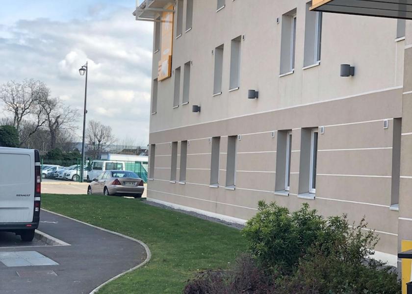 Île-de-France Le Mesnil-Amelot Exterior