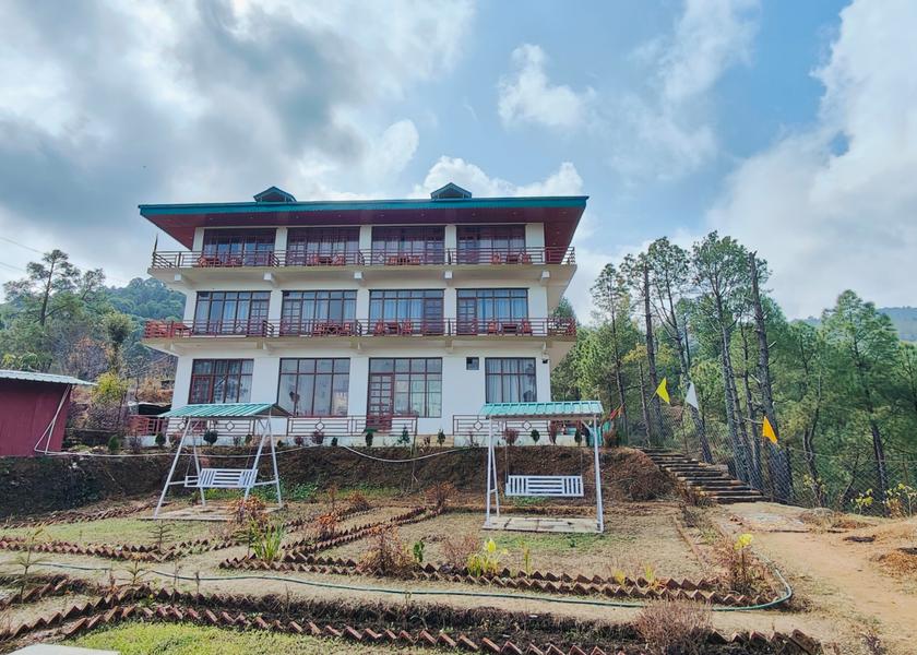 Uttarakhand Kausani Hotel Exterior