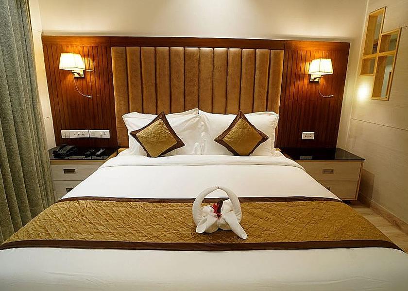 Haryana Gurugram Club Superior Room With Jacuzzi (Swimming Pool Access)