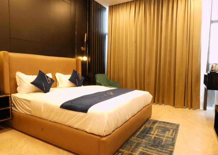 Uttar Pradesh Noida Aquila Core Standard