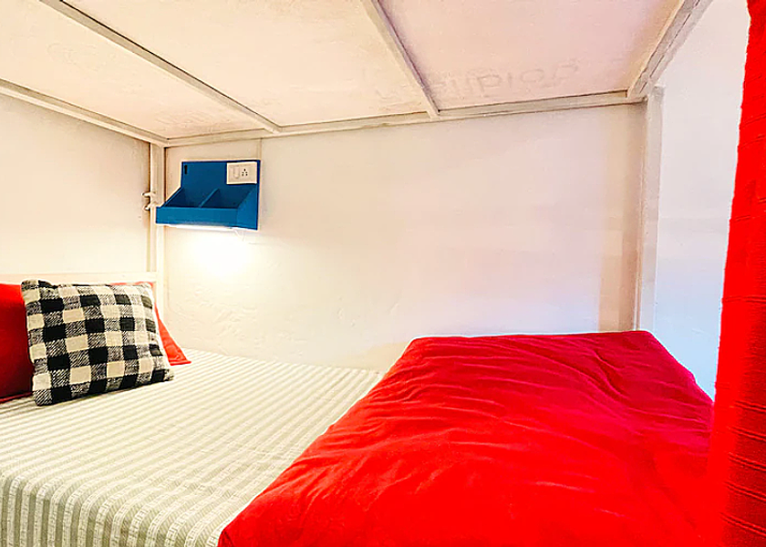 Himachal Pradesh Dharamshala 6 Bed mixed Dorm
