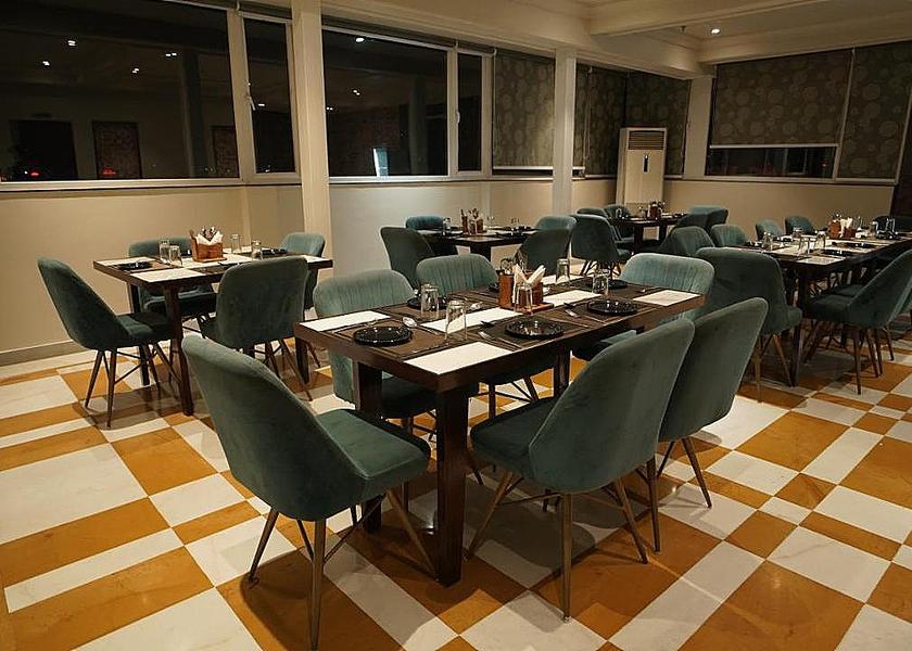 Rajasthan Udaipur Food & Dining