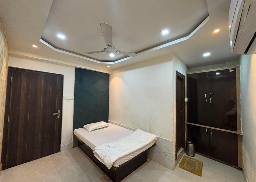 Jharkhand Dhanbad Regular Room (Single Bedrooms)
