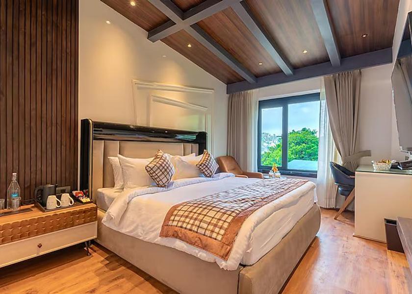 Uttarakhand Nainital Premium Room