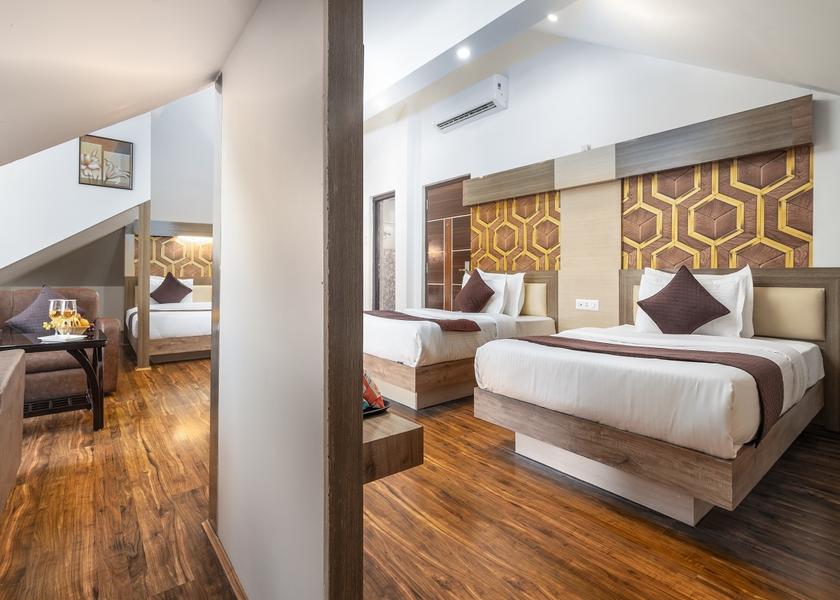 Jammu and Kashmir Srinagar Deluxe Room 