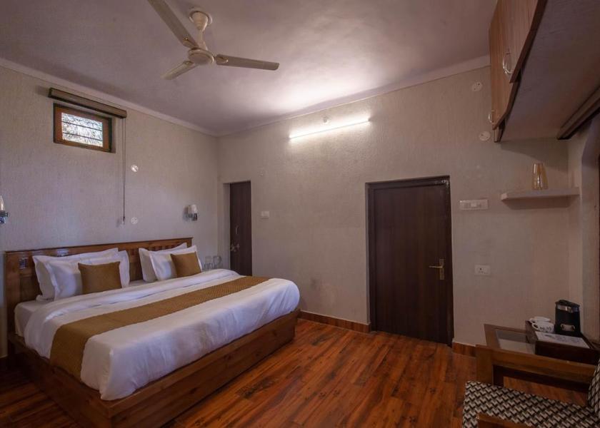 Uttarakhand Nainital Alaya Stays Stunning 4BHK with Mountain View - Amara Dawn