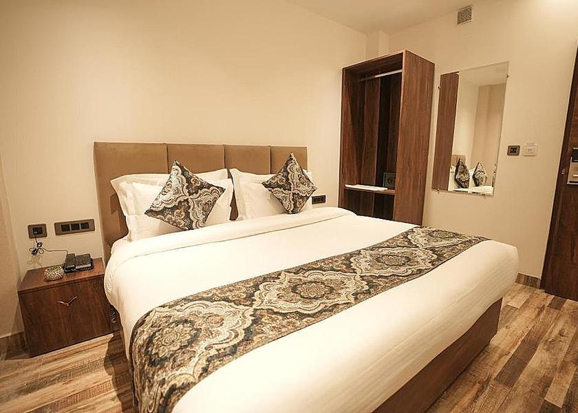 Punjab Amritsar Executive Queen Room