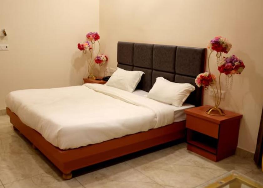 Punjab Pathankot Deluxe Room
