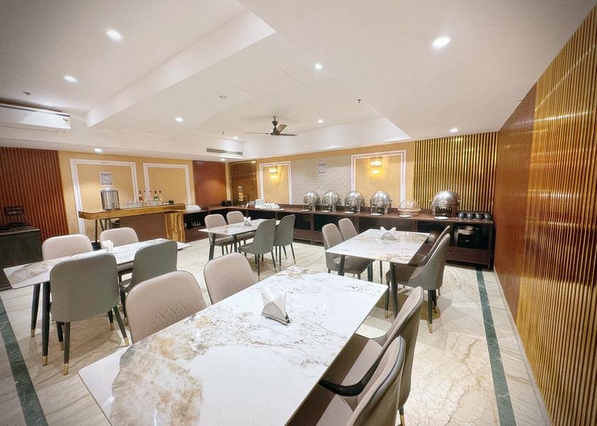 Delhi Delhi Food & Dining