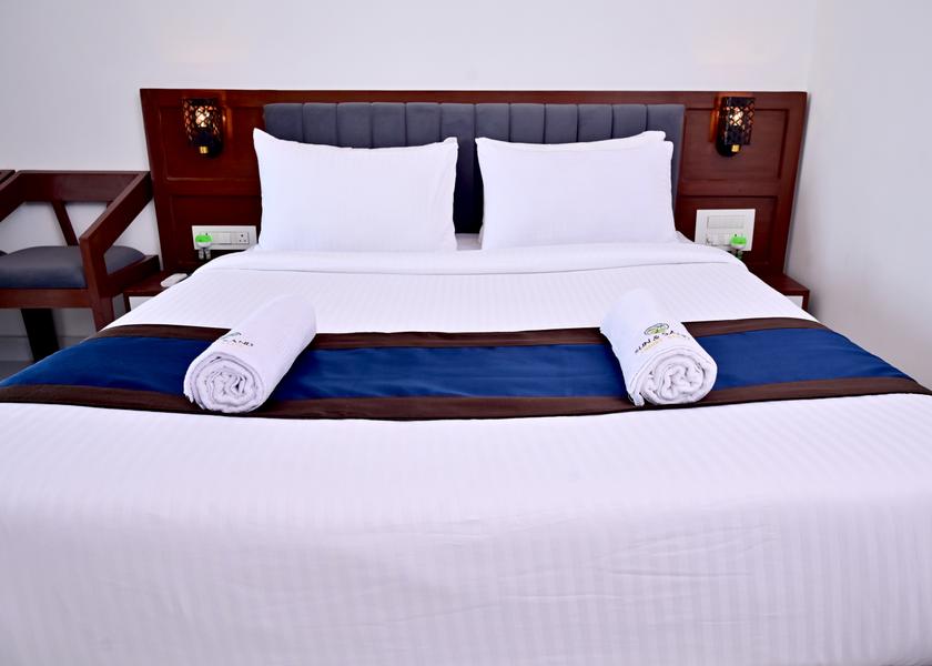 Karnataka Murdeshwar Ac Deluxe Room (First floor sea-facing balcony)