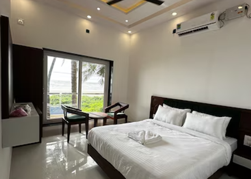 Karnataka Murdeshwar Ac Deluxe Room (Ground floor sea-facing balcony)