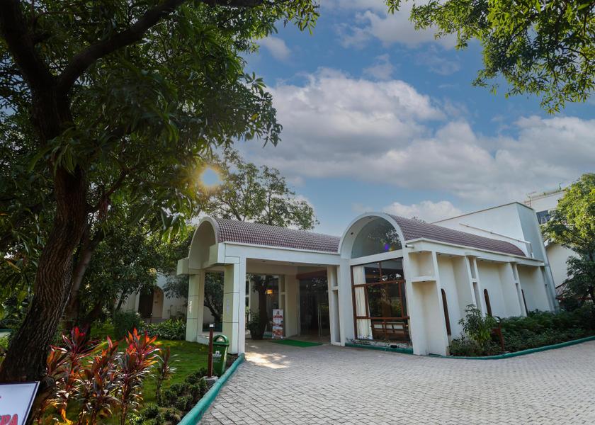 Gujarat Sasan Gir Hotel Exterior