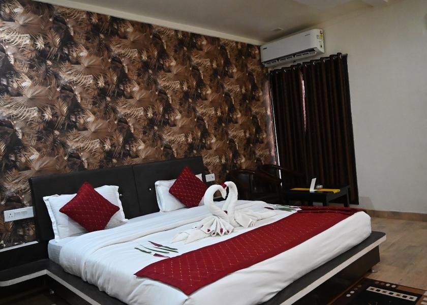 Madhya Pradesh Kanha Cottage Room