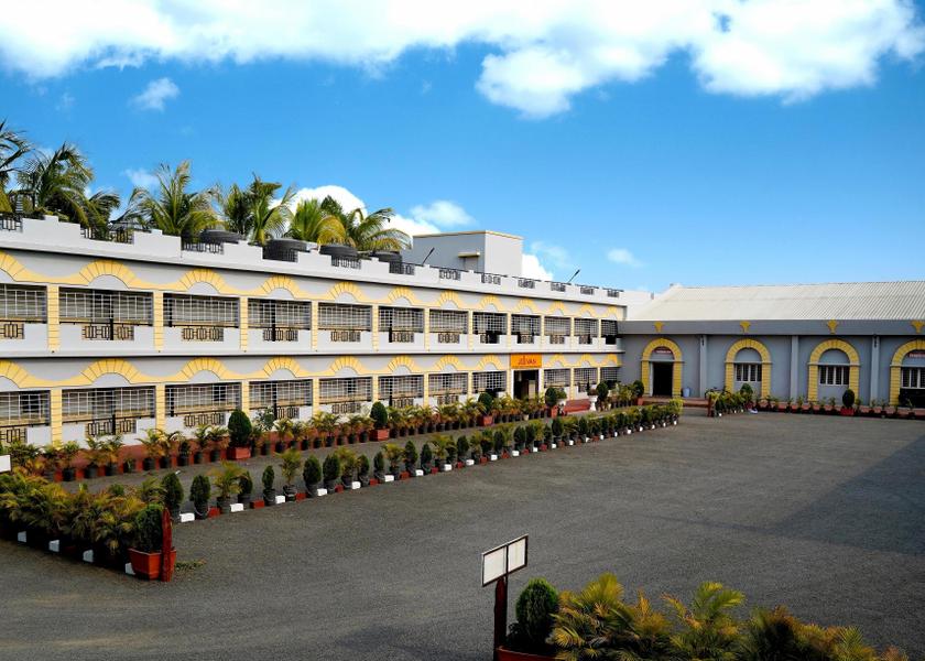 Maharashtra Manchar Hotel Exterior