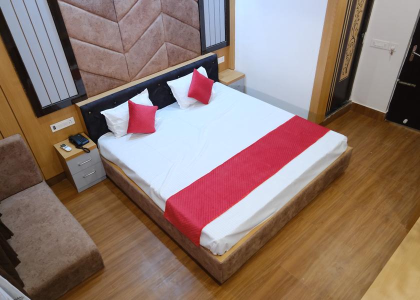 Jharkhand Deoghar Premium Deluxe Double Bed 