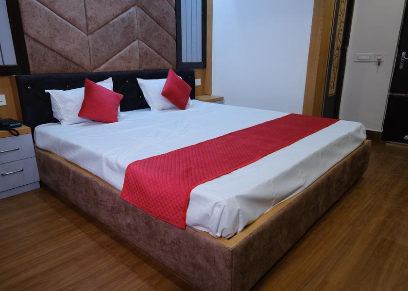 Jharkhand Deoghar Premium Deluxe Double Bed 