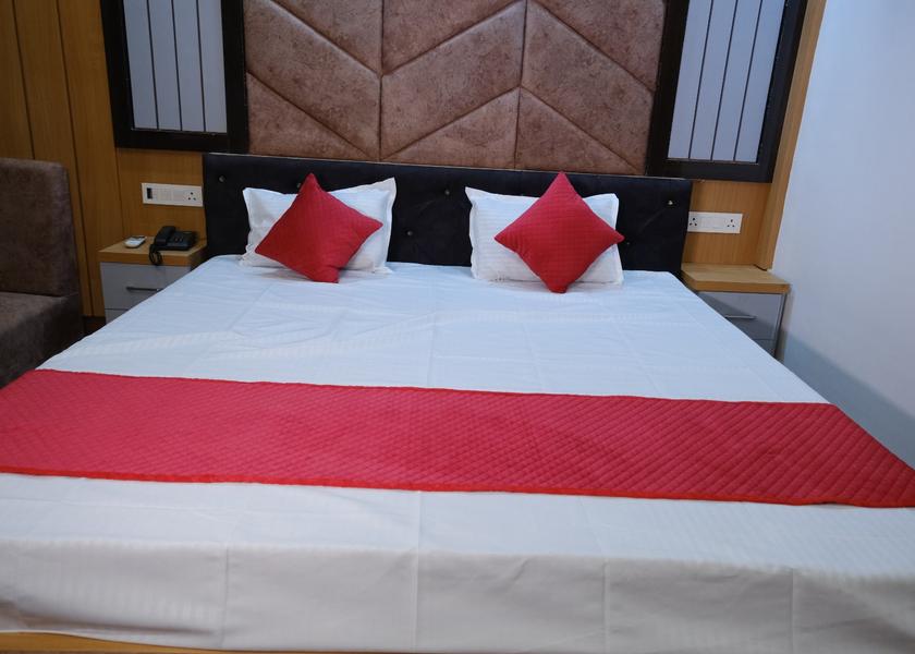 Jharkhand Deoghar Premium Deluxe Double Bed 