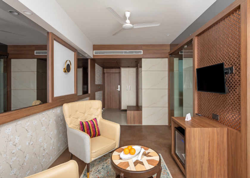 Maharashtra Lonavala Suite Room With Bathtub