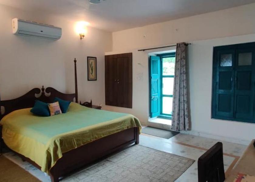 Madhya Pradesh Ratlam Deluxe King Room