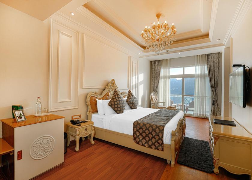 Himachal Pradesh Kasauli Attic Room