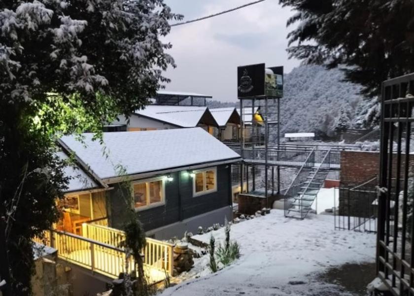 Uttarakhand Bhimtal Hotel Exterior