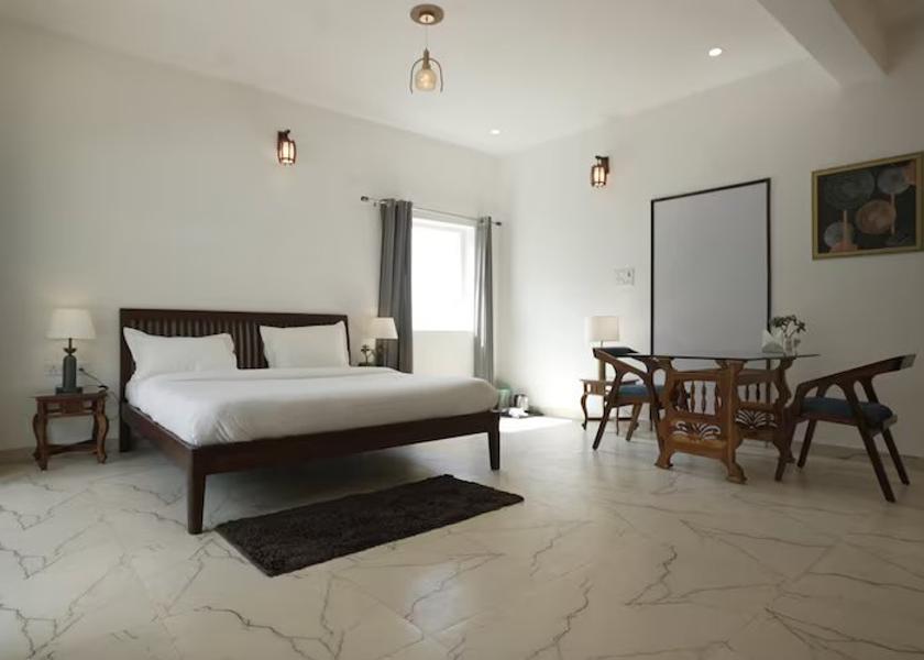 Uttarakhand Bhimtal Deluxe Suite Room With Himalayan View