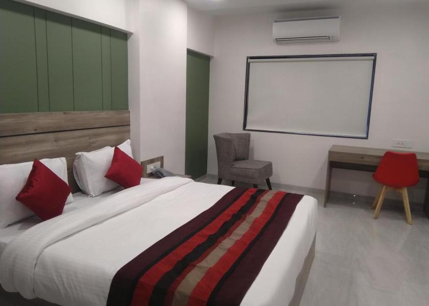 Maharashtra Pune Deluxe Room