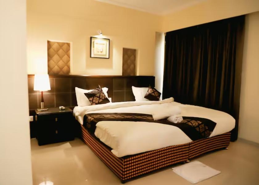 Maharashtra Pune Deluxe Room