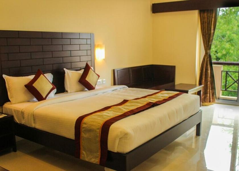 Tamil Nadu Courtrallam Deluxe Room